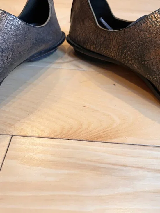 cydwoq Dust shoes, antique gold, size 37.5 - Picture 2 of 7